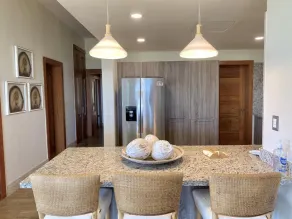 Georgeus 4BR Apartment at Blue Jacktar - Image 4