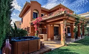 Waterfront Villa Saudi - Image 5