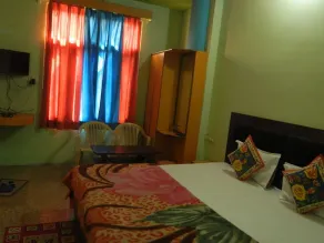 Hotel Mid Town - Image 2