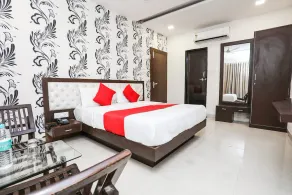 Hotel Madhuram Palace - Image 2