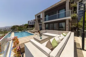 House With Private Pool and Sea View in Bodrum - Image 5