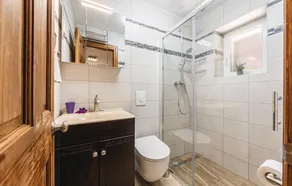 Stunning Home in Barban With Wifi and 6 Bedrooms - Image 2