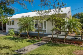 Bluey's Beach House - Fingal Bay - Image 3