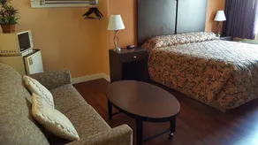 Camelot Inn Motel - Image 2