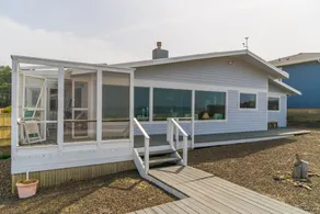Neptune's Hideaway 3 Bedroom Home - Image 3