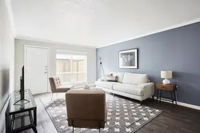Deluxe Braeswood Place Suites By Sonder - Image 4