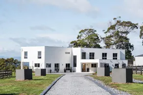 Paradise Point - Entire home in Clarence Point, Tasmania Australia, 10 guests 7 bedrooms 7 beds 3 baths - Image 2