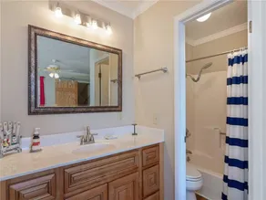 Waterfront Townhome with Shared Pool Central AC Free WiFi - Snowbird-Friendly - Image 3