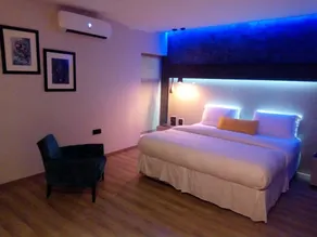 Ktavern Hotel - Image 2