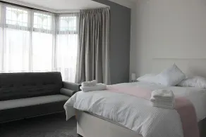 786 Newport Road - Image 3