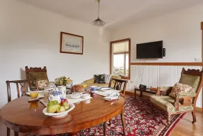 Box Cottage Apartment - Image 5
