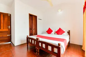 OYO 23103 Houseboat Ganga 5bhk Deluxe - Image 2