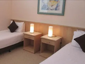 Waratah - 3 Bedroom Cottage - Image 4