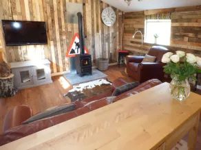 Longhouse Lodge - Image 2