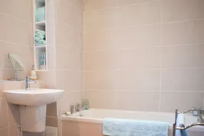 Spacious 3 Bedroom Apartment in Edinburgh - Image 5