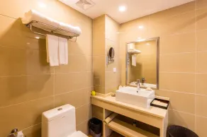 James Joyce Hotel Zhuhai Light Rail Mingzhu Station Aoyuan Plaza - Image 2