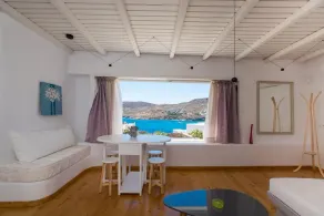 Luxury Sea View Apartment with shared pool - Image 3
