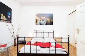Like Home-City Centre-Style Apartments - Image 4