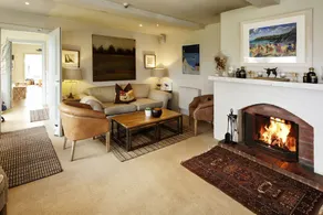 Driftwood Hotel - Image 4