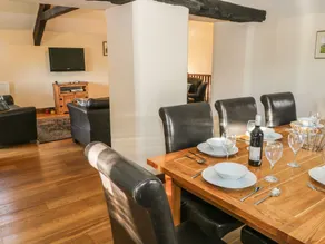 Coombe Cottage - Image 2