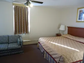 Canadiana Motel - Image 3