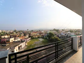 OYO 19123 Sunshine Guest House - Image 4