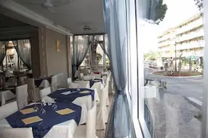 Hotel Esperia - Image 2