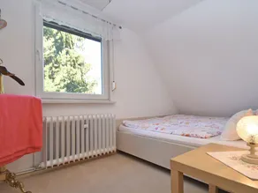 Modern Holiday Home in Güntersberge with Fish Pond - Image 2
