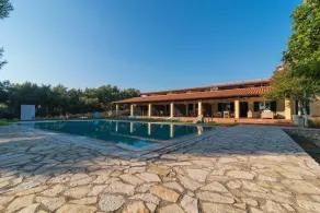 Golden Sand Apartments - Image 2