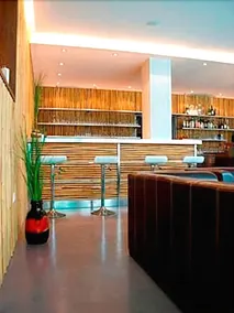 Hotel Bamboo - Image 2