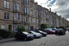 3 Bedroom City Flat in Edinburgh - Image 5