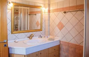 Stunning Home in Livanates With 2 Bedrooms - Image 2