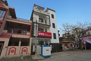 Hotel Golden Palace By OYO Rooms - Image 4