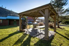 72mf - Rustic - Pets Ok - Sleeps 2 1 Bedroom Cabin by Redawning - Image 4