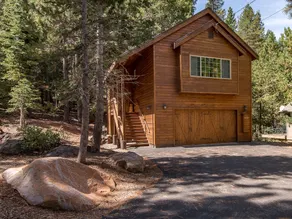 3br W/ Hot Tub, Fireplace, & Grill 3 Bedroom Home - Image 5