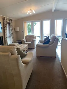Impeccable 3-bed Lodge in Budleigh Salterton - Image 3