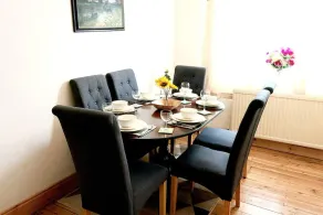 Beautiful 3-bed House in Chatham - Image 2