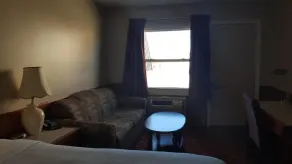 Sutton Park Inn - Image 3