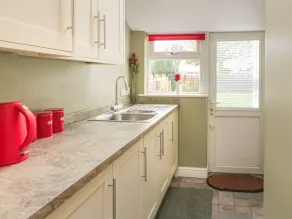 Violet Cottage - Image 3