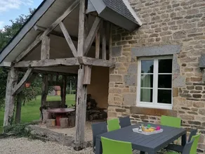 Pleasant Holiday Home in Isigny-le-buat With Garden - Image 5
