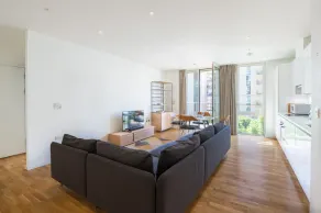 Deluxe East London Home in the Olympic Village - Image 3