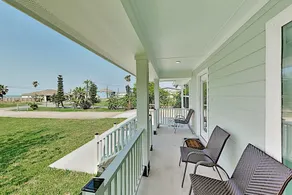All-suite Bayview W/ Fenced Yard & Roof Deck 2 Bedroom Home - Image 2
