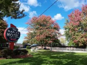 Maples Motel - Image 5