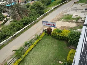 Hotel Lasa Inn - Image 3