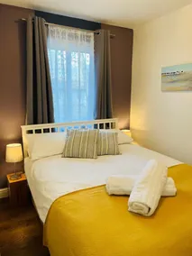 Cosy 2BD Chalet St Ives Holiday Village - Image 2