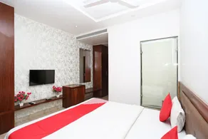 Hotel Sun Park by OYO Rooms - Image 2
