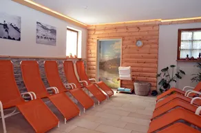 Family room, shower or bath, toilet - Image 3