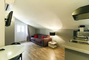 Florella Jean de Riouffe Apartment - Image 3