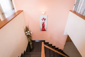 Steps to the Beach Spacious Home, with Parking - Image 4