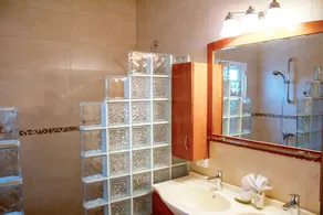 Island Sun Villa - Image 5